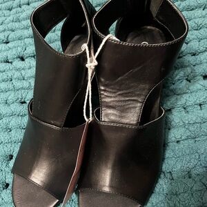 Women's Black Open-Toe Sandals